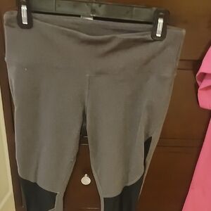 ALO Yoga Charcoal and Black Leggings With Mesh Detail Size M